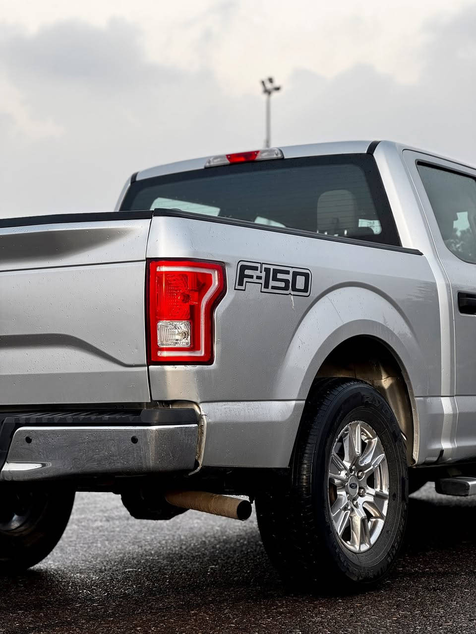 Ford F150 2017 XLT
فورد اف 150 2017 ايكو بوست 
محرك 2700 ايكو بوست مكفول 
دفع خلفي اكسل 
ماشية 110 الف 
بيه بس ربع جاملغ بودي صبغ 
ماباقي مكفول 
سعر 198 ورقة مجال حق الجية 
بدون مراوس بس بيع 
مكان اربيل 
واتساب ***********
