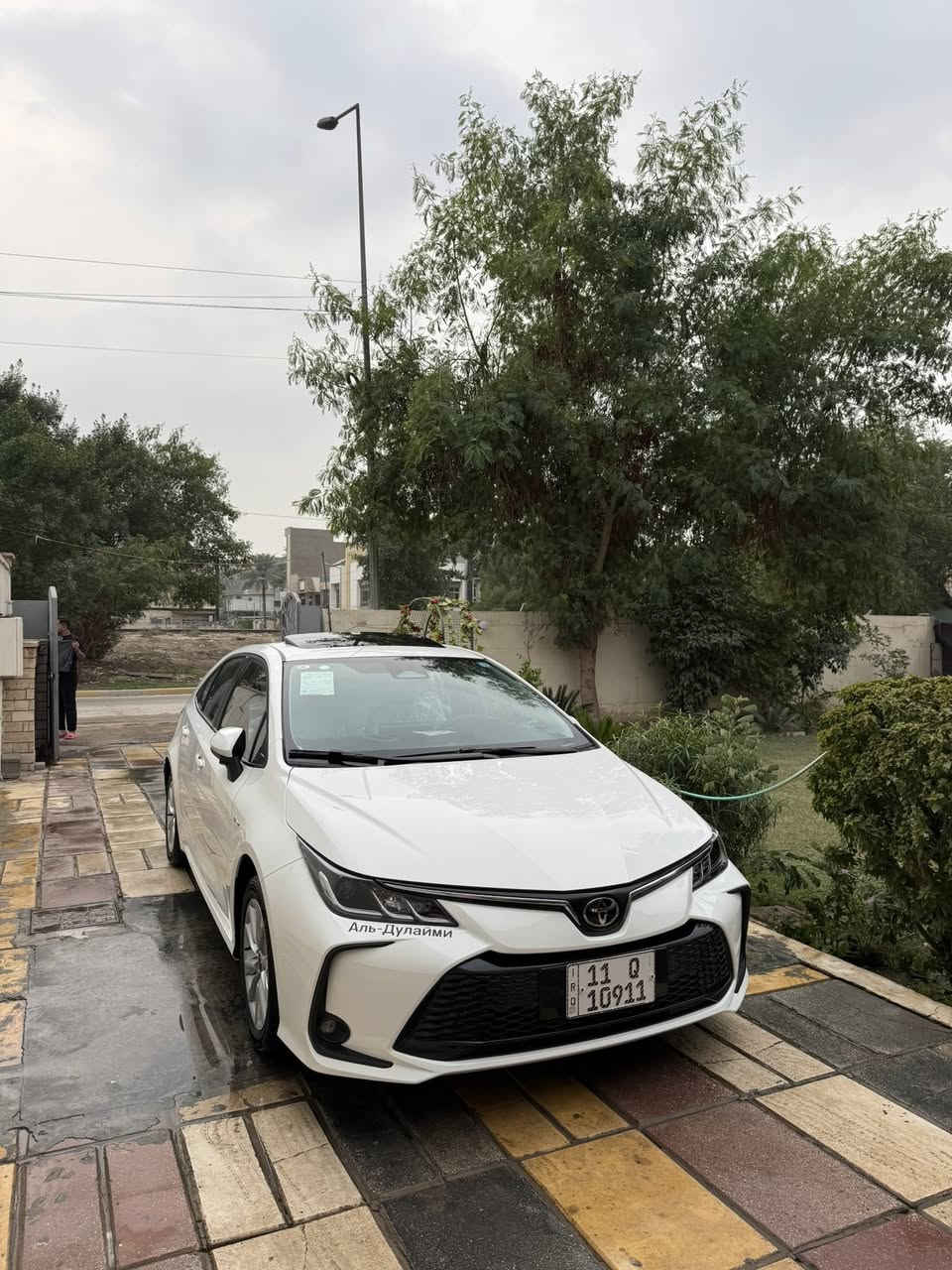 سلام عليكم 🚫زيروو
للبيع فقط 
كورلا هايبرد شكل خليجي 
موديل 2025 فول مواصفات 
عدا الكراسي غير كهربائية 
السيارة ماشيه :- 5000…  
السيارة جاهزه من كل النواحي ربع متذب عليها   
عليها دوشمة لون فيروزي 🩵 
 رقم دولي جديد بغداد تحويل ثاني يوم 
رقم شبه مميز :11 9 10 
السعر :-160  🔒
مكان السيارة : بغداد الكرخ  
***********  اتصل و تدلل
