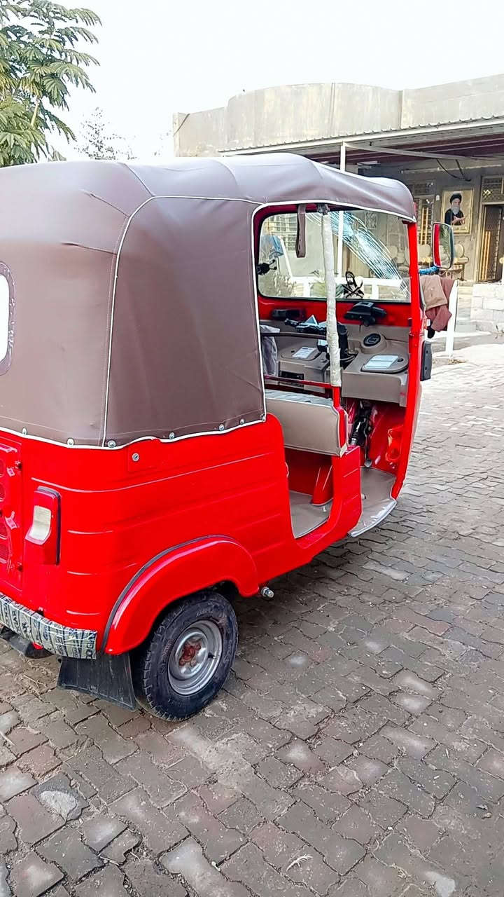 السلام عليكم تكتك للبيع مديل 18 شهر ١٢  رقم سنويه
تكتك مصبوقه  درسات معمره  مكاني الحسينيه المعامل
تحويل ثاني يوم سعر 4800  وبيهه مجال بسيط
    ***********
