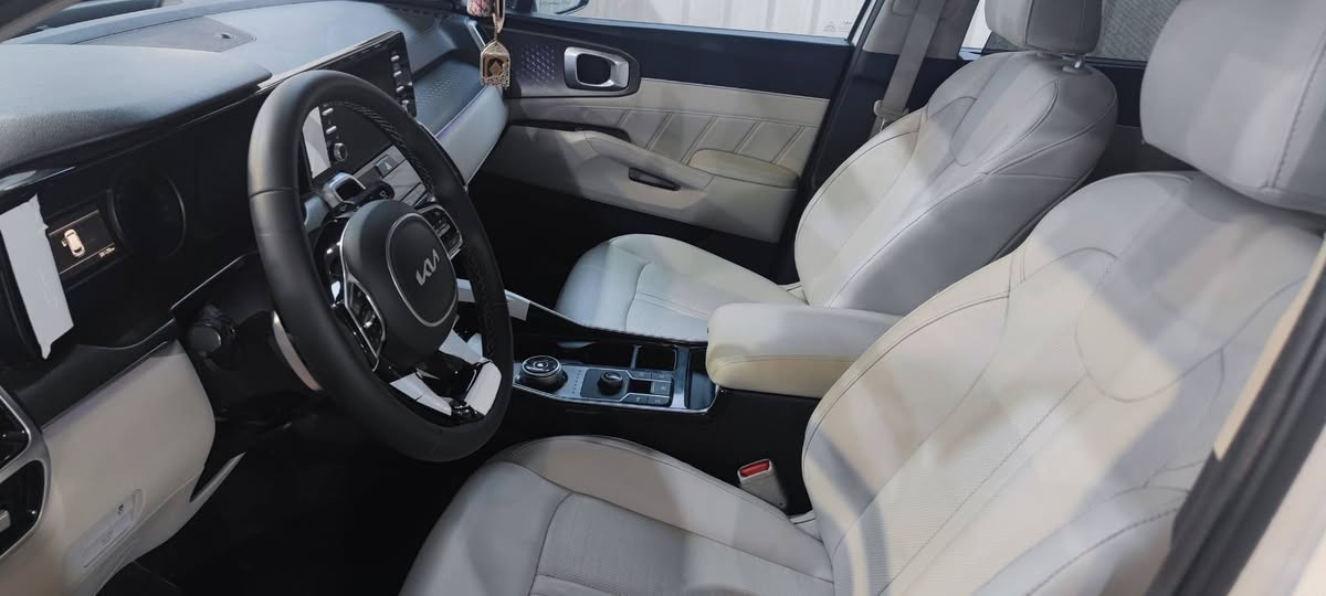 جمعة مباركة احبتي 🥰🥰
معرض الماجد يرحب بكم 
سورينتو 2023 فول مواصفات ما عدا البانوراما وخليجي  ومكفولة 
محرك 6 سلندر 
7 راكب 
بصمة 
ويل كب كروم 19 
شاشة وكاميرا خلفية 
كير ماوس
لايت اربع عدسات 
حساسات امامي خلفي 
تبريد 3 قطع 
جنطة ذكية 
باقي مواصفات السورينتو معروفة 
للمزيد التواصل مع الرقم التالي 
***********
