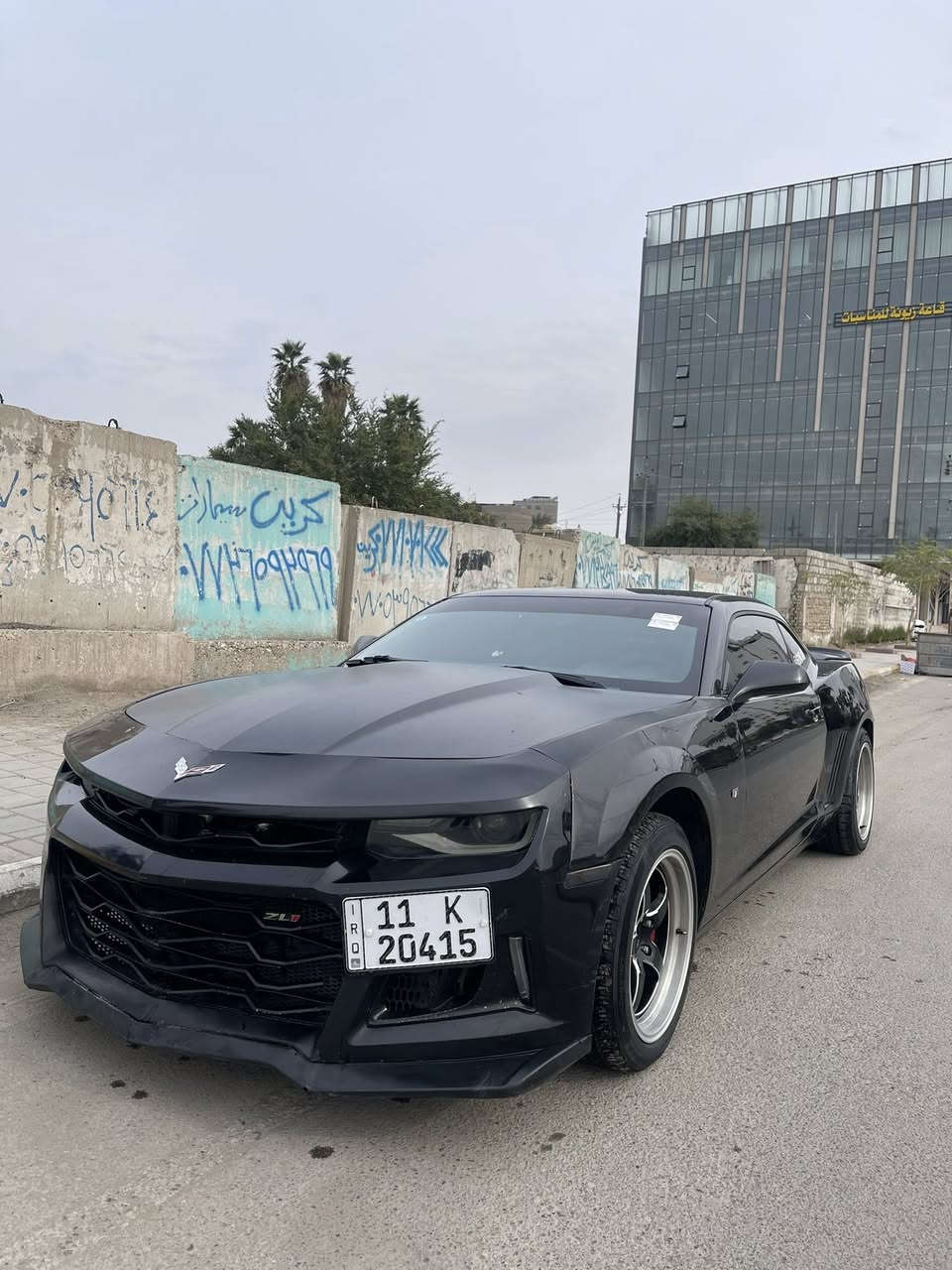 السلام عليكم 
للبيع او المراوس 
كمارو 2015 
اعلى فئة بموديلها 
داتا شو وكيجات يم الكير 
كشنات جلد وتدفئة وكهرباء
كير اوتماتيك 
كاميرا دوارة بلاد وشاشه جبيرة 
سستم صوت سماعات بوس اجود انواع الصوت
صدر امامي خلفي بالكارتون قبل اسبوع بدلته 
السيارة عليها تفريغ كامل وبرمجة وياها ٤ فايلات 
السيارة تمشي وتدوس وتبريد على بانزين عادي (ركزلي على كلمة بانزين عادي وبدون دوانز) 
السيارة عليها جهاز لهب تطلع نار من صالنصه 
وعليها جهاز بيكيسي صوت طلق مرعب كأنما انفجار 
السيارة معروفه وهواي ناس تعرفها وتعرف قوتها شنو 
عليها ويل ويلد اصلي حاويه 8$ 
عليها عدسات زرع بحيث الشارع تسوي نهار فول ٤$ 
عليها تحديث دعامية خلفية كدامكم شكلها 
ومن كدام محدثه 20  …. 
صور الحادث كدامكم وهنا بغداد بيها باب الصدر وربع الجاملغ الخلفي فقط ….. 
السيارة نقصها خيال فقط 
عارضها ب 118 وبيها مجال كلش بسيط 
مكاني بغداد الكرادة
هذا رقمي  ***********
