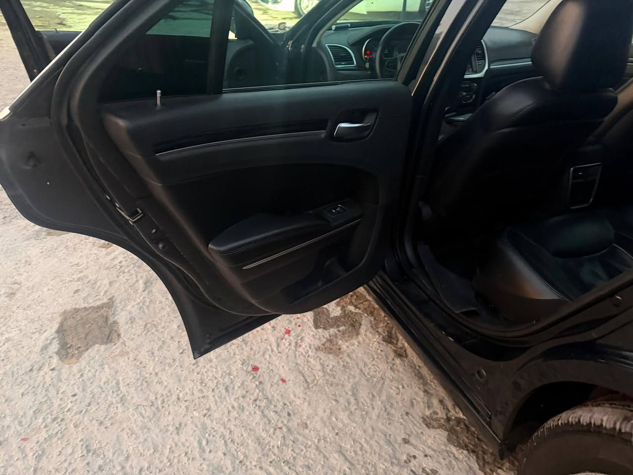 أوباما 2016 سياره شمالية بسمي تحويل ثاني يوم السياره كفاله عامه وارد كندي بس الدعاميه الاماميه مصبوغه فول واحد علئ واحد***********
