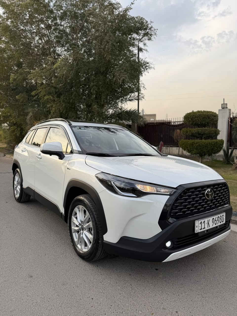 السلام عليكم 
كورلا كروز الفول مواصفات 
موديل 2025

ماشيه الفين فقط 

رقم بغداد باسمي هزه وسنويه وارقام كلها جدد 

(سويجات الشركه + الارضيات كلهن جدد وياها )

فول مواصفات 
جلد لونين 
كشن كهرباء 3 حركات
اربع كامرات 
بلوجكتر
اريل نفكيشن 
حمالات سقف
مطريات بلادي
سلايد 
بصمه 
تحديد مسار + رادار امامي 
اتو هولد + سايد بريك بصمه

كفالة عامة من كلشي

رايدها ب27 و300 وبيها مجال  
مكاني بغداد حي الجامعة وهذا رقمي ***********
*********** واتس اب
