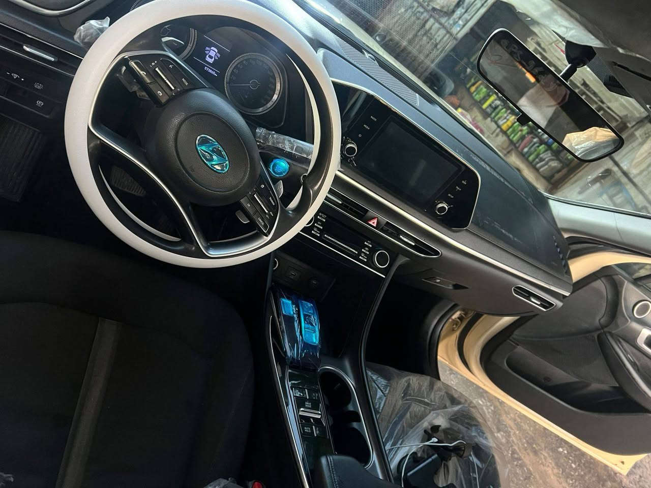 تكسي دبي سوناتا ٢٠٢٣
سعر ١٤٠ بيهه مجال 
بأسمي سنويه ٢٠٣٠ 
مكان السيارة نجف 
*********** 
كفاله عامه ما عدا كصة البنيد 
صبغ تكسي دبي بيجي وهيه اصل ابيض 
بيع نقد فقط 
ماشية ٥٥٠ الف
