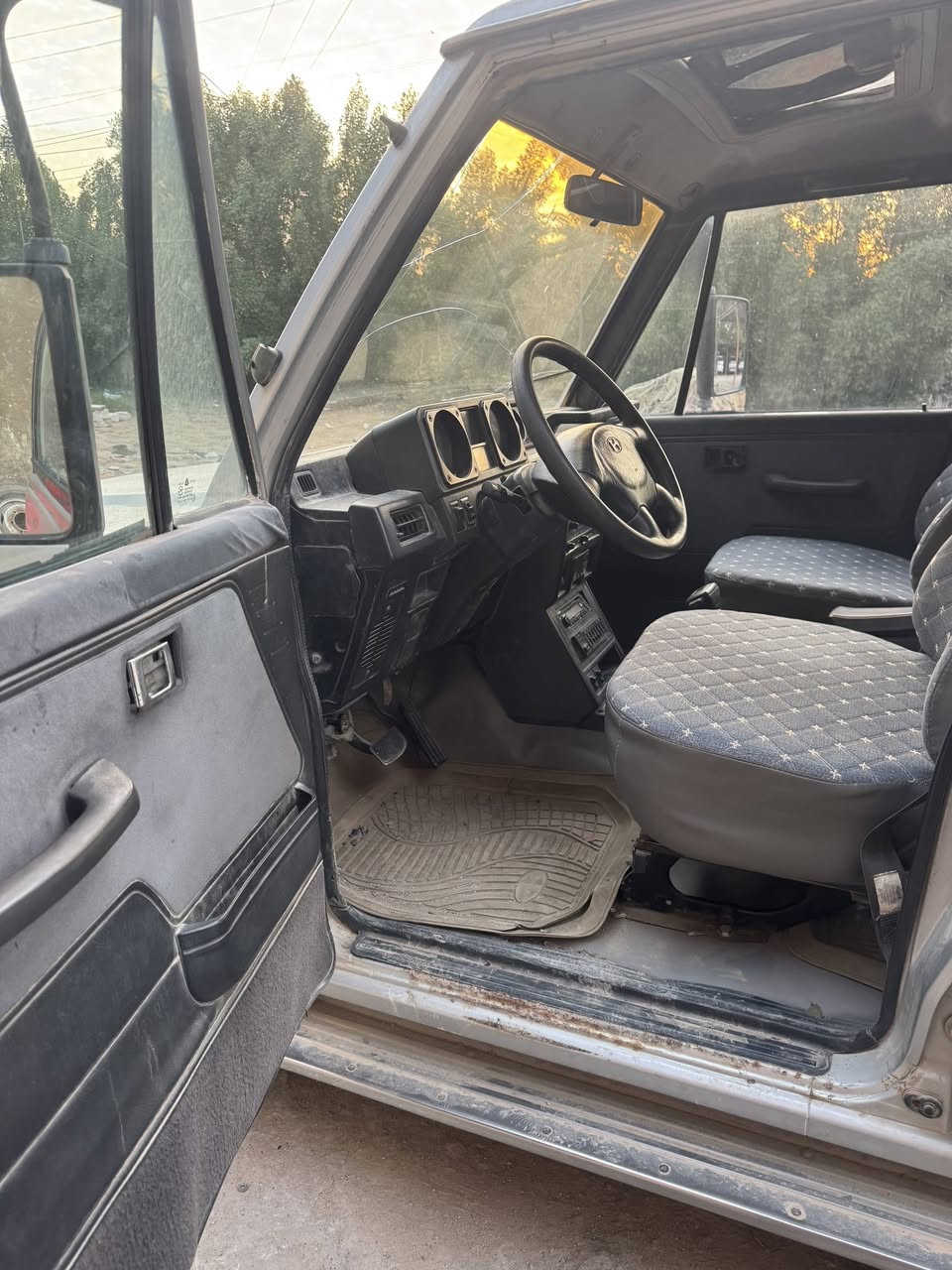 السلام عليكم
مكلف بالنشر 
للبيع هونداي ﻿گالوبر  موديل 1993محورة گير و مكينه (راس الثور ) ،السيارة مكفولة من السرقة والعشاير السنوية الأصلية موجودة وصاحبها ما اندله السيارة عندي من 2007

مكان السيارة نجف 

 رقم الهاتف: ***********
