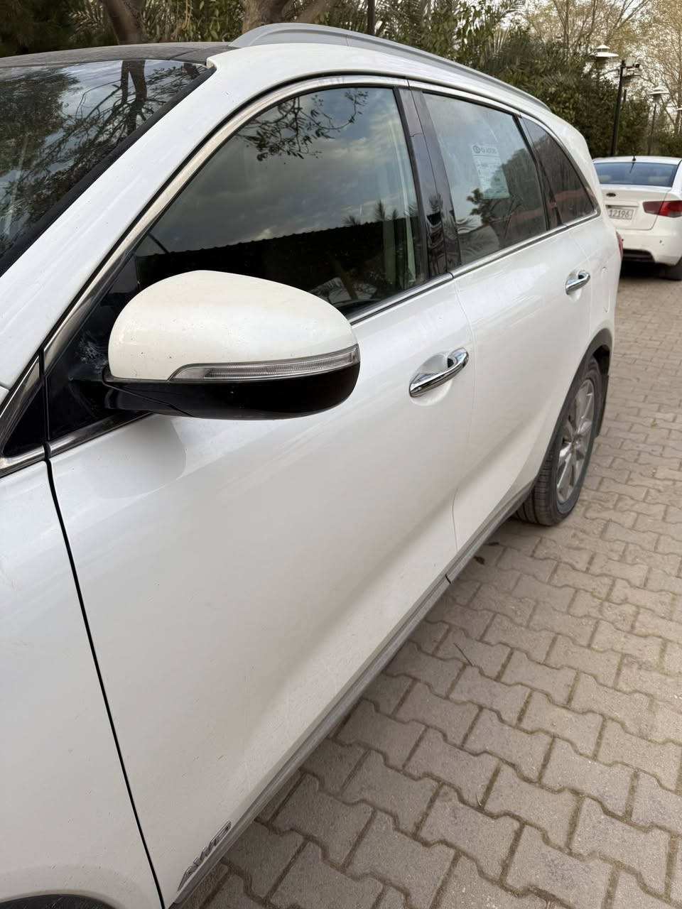 سورنتو 2015 محرك 4 سلندر 2500 كويتي فول مواصفات مكفوله من الحادث
محرك 4 سلندر
دفع رباعي AWD
بانوراما
حساس امامي خلفي
كشنات اماميه تدفئه وتبريد
كشنات خلفيه تدفئه
لايت متحرك مع الستيرن
بصمه ابواب
بصمة تشغيل
جنطه بصمه
جنطه كهرباء
نقاط عمياء بالمرايه
مري شفط
ستائر بالابواب الخلفيه
ويل كروم
كامره خلفيه
سبعه راكب 
ثلاث قطع تبريد

السعر 210
العنوان كربلاء الحسينيه
***********
