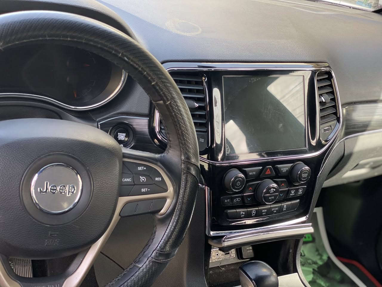 جيب لمتدد بدون ايرباك  وارد امريكي 2019
مواصفات لمتدد بدون بانوراما 

ماشيه 88  الف ميل 

حادثها خفيف جاملغ و شويه من البنيد 

الداخل او الشاصي سليم و الايرباك هم سليم 

رقم بغداد و مكاني بغداد  البنوك 

سعرها  234 ورقة 

رقمي ***********
