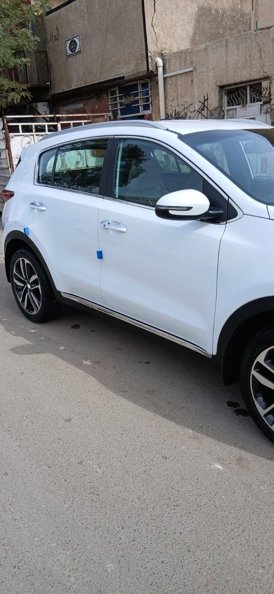 سبورتج موديل 2021 ( خـليـجـي )
 ماشيه 90 بصمه  مكينه 2000 دوش 
ع وضع الشركه بيه رصعه بلجاملغ وشخ
 بلباب مكاني بغداد شارع فلسطين
محرك كير واير بشرط  
سيارة حيل نظيفة كلشي عل بلاد جديد 
سنوية هزة كلشي جديد مدفوع لـ
باسمي السنوية بشرط تحويل وغرامـة
سيارة مابيـها دينار مصرف كامل من كل نواحي
رقم صاحب سيارة ***********
