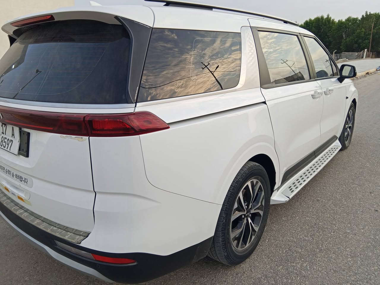 السلام عليكم مكلف بالنشر 
كرنفال 2023 مكفوله من كلشي بنزين غاز ابلاد من الشركة #مراوس أو بيع
1- تحكم بالستيرن
2- حساسات امامي خلفي
3- حجم المكينة V6 3500
4-رقم السياره مثنى خصوصي  دولي  
5- شاشة متصلة
6- كامرات خلفيه 
7- بصمة
8- ويل كب 
9- تشغيل عن بعد
10- بيبان كهربائي
11- لاياتات لد
12- لايت زنون
13- اشاير بالمرأة
14- كشنات جلد بيجي
15- ثلاثة قطع تبريد
16- هيترات بالكشنات حار، بارد
17- هندبريك بصمة
18- شحن وايرليس
19- هيتر بالاستيرن
20- كشنات تدفئه تبريد 
21- مرأة شفط
22- كشن السايق مي مري
23- تحديد مسار
24- نظام قيادة سمارت, سبورت, ايكو، عادي
25-سعره 280 وبيها مجال للطيبين 
مكان السياره السماوه ***********
او الاتصال على صاحب السيارة ‏‪078-104-35688‬‏
