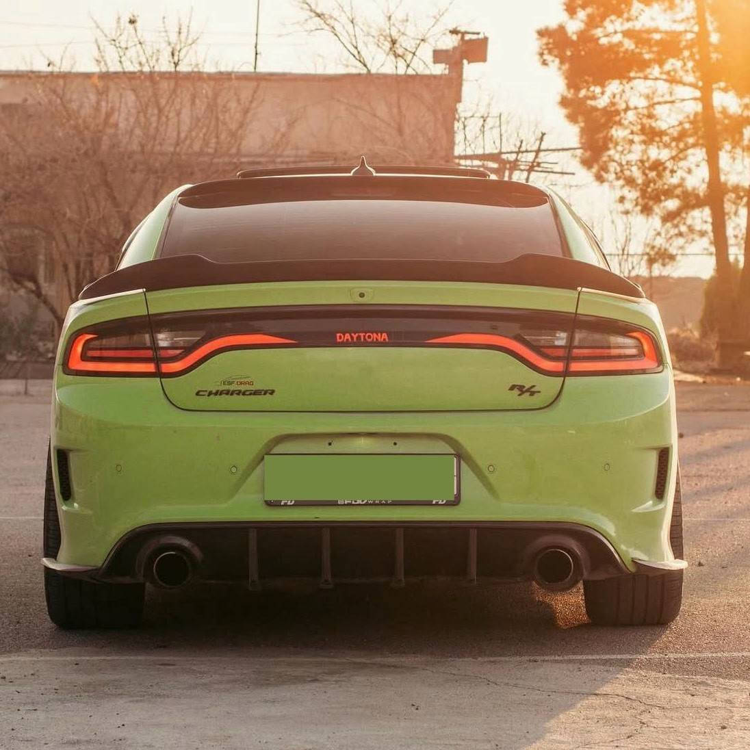 دوج جارجر دايتونا 5.7 HEMI
 موديل 2019 اللون أخضر فسفوري

السيارة استخدام شخص واحد، نظيفة جداً وناشفة، ومخصصة للي يدور سيارة جاهزة بدون تعب.

رقم بغداد (هزة جديدة) والرقم الجديد.

عليها برمجة وتفريغ يم مصطفى إيكل.

الحالة:

* بدون حادث.
* بدون إيرباك.
* سرقة بنيد وقبق الجنطة فقط.
* الممشى 75 ألف مايل (داخلة العراق بـ 6 آلاف مايل).

المواصفات:

* فتحة سقف.
* بريمبو أصلي.
* نظام صوت Alpine.
* شاشة كبيرة.
* كراسي كهربائية مع تبريد وتدفئة.
* ستيرن مع تدفئة وأزرار تحكم.
* ذاكرة للكراسي.
* كشنات جلد وكنتارة مختمة دايتونا.
* داشبورد وبطاين جلد مع خياطة.
* كامرة دوارة.
* حساسات خلفية.
* Super Track Pack.
* شفتات ستيرن.
* شوت رياضي.
* مري قلاب مع البك.
* كزوز موبار أصلي مع بوبات أصلية لفتح وكتم الصوت.

الإضافات:

* سستم كاربون فايبر داخلي وخارجي.
* لايت زنون أصلي نهار مع ضمان 5 سنوات (سعره 600 دولار).
* دركة RPM كاربون فايبر أصلية.
* حاجب وعدسة يتغير لونها عن طريق الموبايل.
* سقف روز رايز.
* إنارة داشبورد.
* جامة أمامية Polarized أصلية عازلة للحرارة.

للاستفسار على الخاص.

رقم صاحب سيارة ***********
