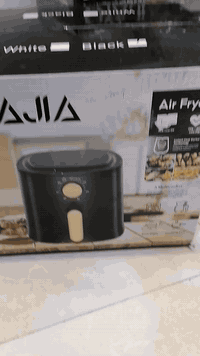 جهاز متعدد الوظائف يسمح بالقلي، الشوي، الخبز، والتحميص باستخدام القليل من الزيت أو بدونه. 

معلومات المنتج والميزات

السعة: تتوفر بسعات مختلفة، بما في ذلك 5.5 لتر، 6 لتر، 9 لتر، و15 لتر.

التقنية: تستخدم تقنية دوران الهواء الساخن بزاوية 360 درجة لضمان طهي الطعام بشكل متساوٍ والحصول على نتائج مقرمشة.

الميزات الصحية: تتيح لك الاستمتاع بالأطعمة المقلية المفضلة لديك بنسبة دهون أقل تصل إلى 85% مقارنة بطرق القلي التقليدية.

سهولة الاستخدام: تتميز بشاشة لمس رقمية (في بعض الموديلات)، وإعدادات مسبقة للطهي، ونافذة عرض شفافة لمراقبة الطعام أثناء الطهي دون فتح السلة.

التنظيف: الأجزاء القابلة للإزالة آمنة للغسل في غسالة الأطباق.

الطاقة: تتراوح القوة الكهربائية بين 1200 واط و 2600 واط حسب الموديل والسعة. 

السعر ٦٠ الف للتواصل  على الواتساب
***********  او مراسلة الصفحة
