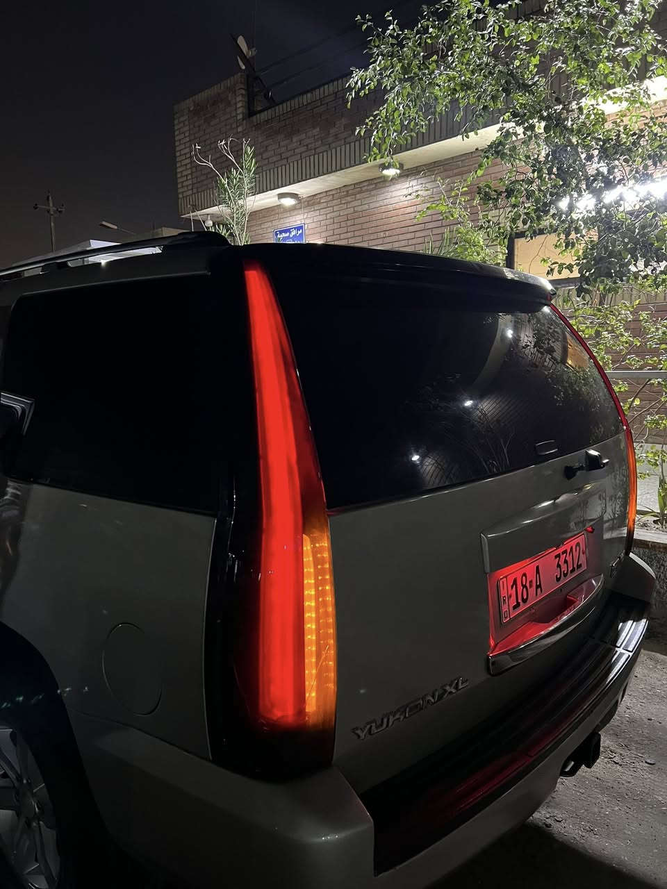 بك لايتات كديلاك للبيع
يرهم عل تاهو وعل جمسي جميع المديلات 
وكلشي ما بيهن كسر بل جام بسيط ومغلفات اسود يعني ما مبين الكسر السعر 110العنوان بصره ***********
