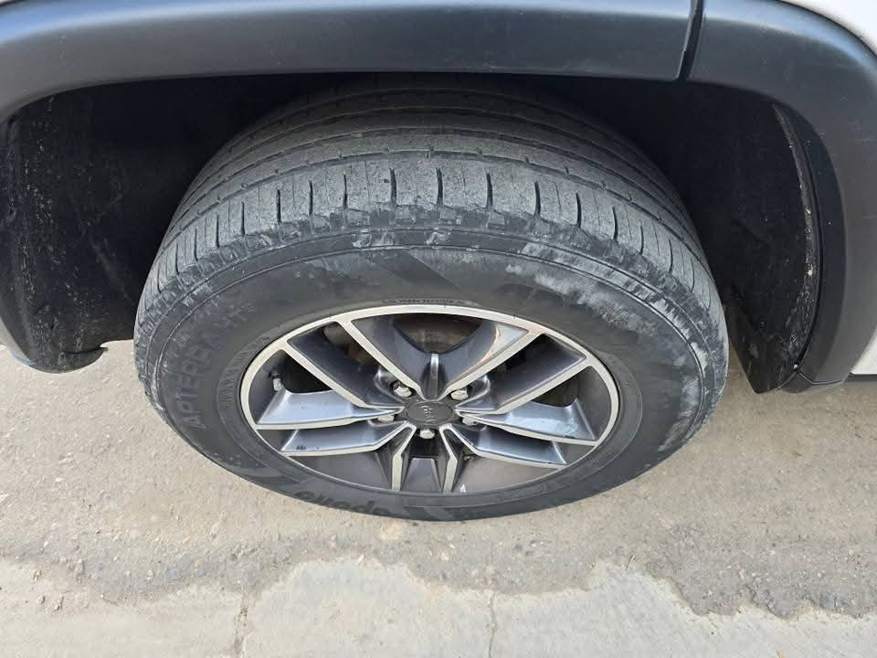 للبيع تخم ويل جيب حجم ١٨ مكفول مع تخم تاير    ***********
