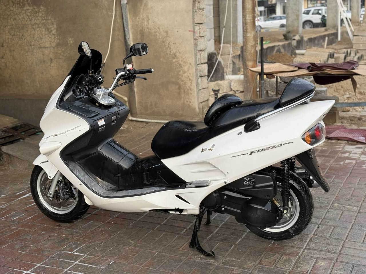 السلام عليكم
فورزة 0,6
المحرك 250👉 السرعة 160
(دراجة رمبة )
دراجة بحالة الوكالة قطعة (كارتون )
فول نظافة ❤ماشية قليل اخت الزيرو 
السعر 1.750 عراقي 
مكاني تكريت شارع الزهور للاستفسار
***********
