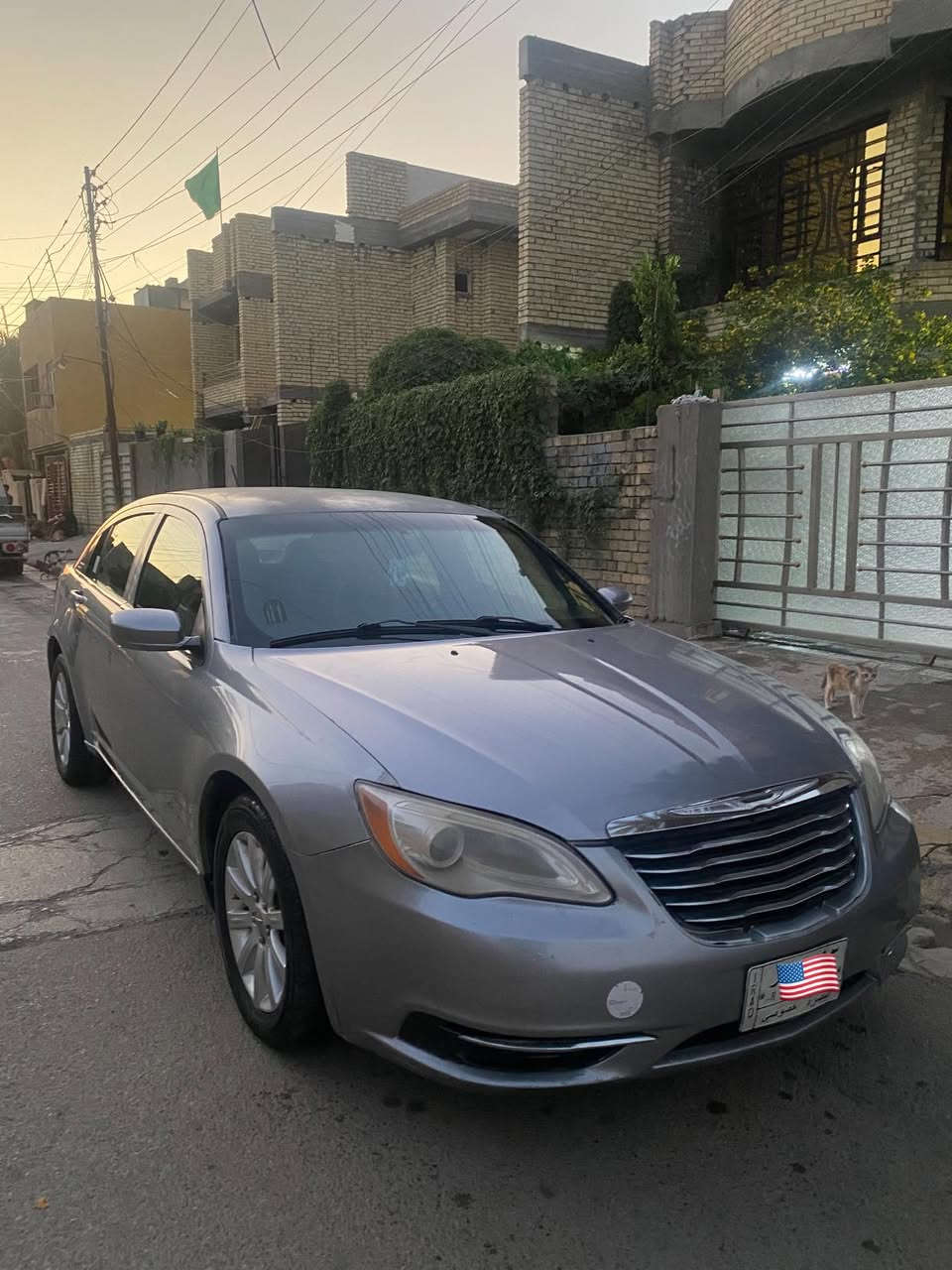 السلام عليكم كرايسلر c 200 للبيع موديل 2013 محرك 3600 خير من الله شلعة تشك الگاع كير حدادية تبريد ثلج كلة بشرط بدون صبغ فقط قمارة جاردة والحادث مرفق بالمنشور رقم بصرة الماني سنوية لل 27 سيارة حلوة وجاهزة برغي مابيه نقص مكاني بغداد للاستفسار *********** السعر 67 وبيها مجال للطيبين
