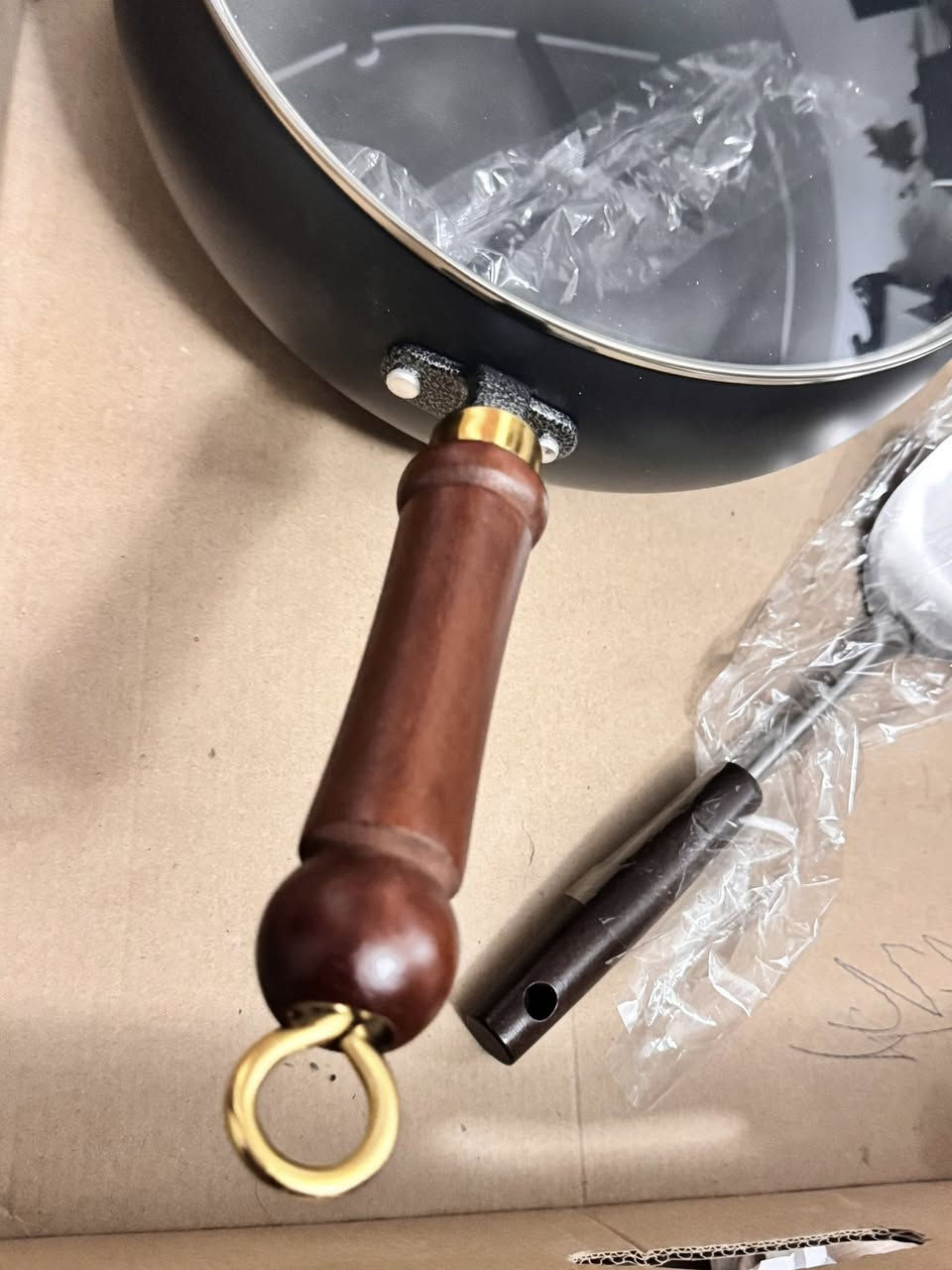 لو تدرون هاي شكد وزنه انوب والله متصدكون وجبيره 30 cm والعمق 12 cm ويدته خشب صاج طبيعي
كلش ثكيله الحكولي والقران خساره 
اكتبولي سعر اعلى سعر


**إذا كنت صاحب هذا الإعلان وتريد حذفه لأي سبب، رجاءا أرسل رسالة إلى الدعم الفني**