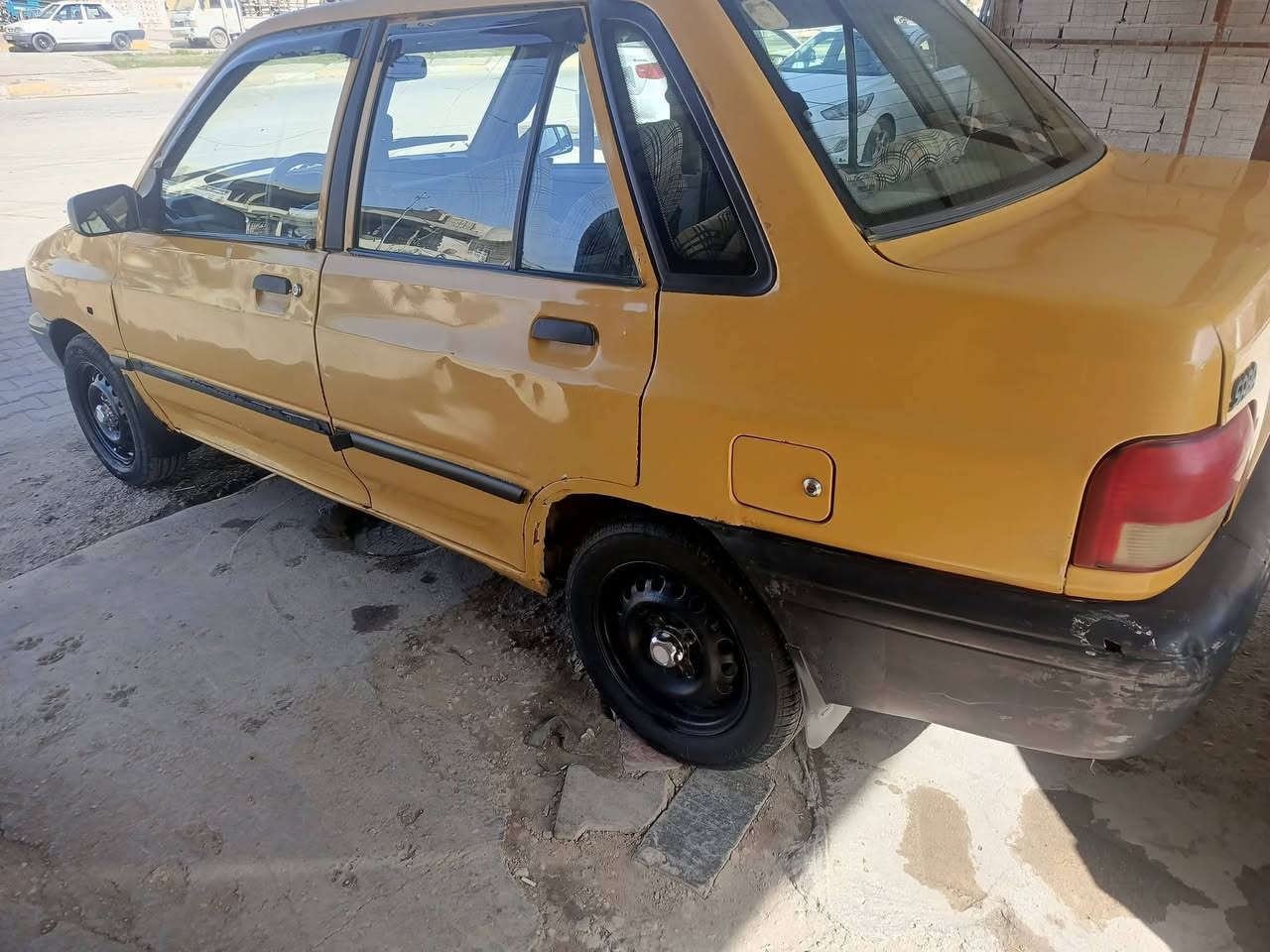 سلام عليكم سايبه موديل ١١ جاهزه من كلشي كير او مكينه بل كارتون تبريد تدفه شغاله السياره احله من الصوره كهربايات كله شغاله تخم تاير حداديه جديده ايستفسار اتصل رقم  *********** اتكفل سرقه او عشاير لحد يطبلي عل خاص رحم الله والديكم بيع وله مراوس السعر 15او بيه مجال
