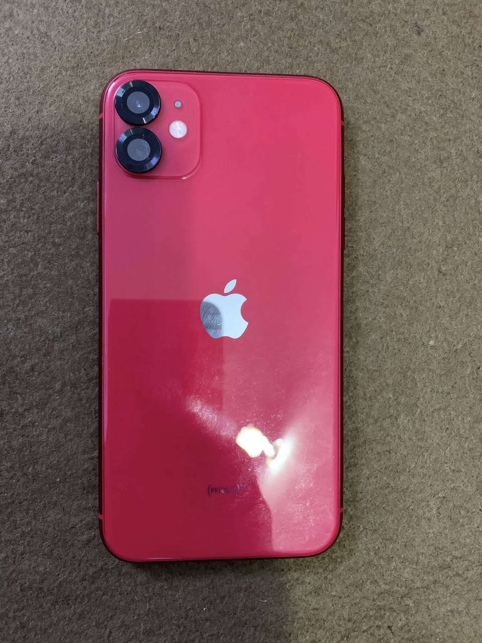 السلام عليكم  ايفون 11عادي للبيع لون احمر ذاكرة ١٢٨ بطارية ٨٢ جهاز نضيف ما مبدل اي قطعة بي تجي تفحص بيدك مكاني كربلاء الشبانات سعر الجهاز ٢٤٥ وبي مجال بسيط رقم تليفوني *********** 
ملاحظة الفطر الي مبين بالعدسة مو بالكامره كامراته مابيهم اي مشكلة
