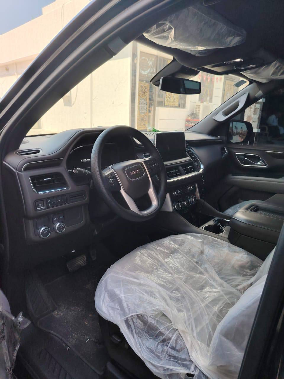 السلام عليكم...
(2023 GMC Yukon ) خليجي كفالة عامة وكالة المنصور مواصفات اليوگن المعروفة سيارة جديدة ماشية 20الف رقم بغداد بسمي السعر ($505) وبيهه مجال بسيط. مكان السيارة بغداد. 
***********
