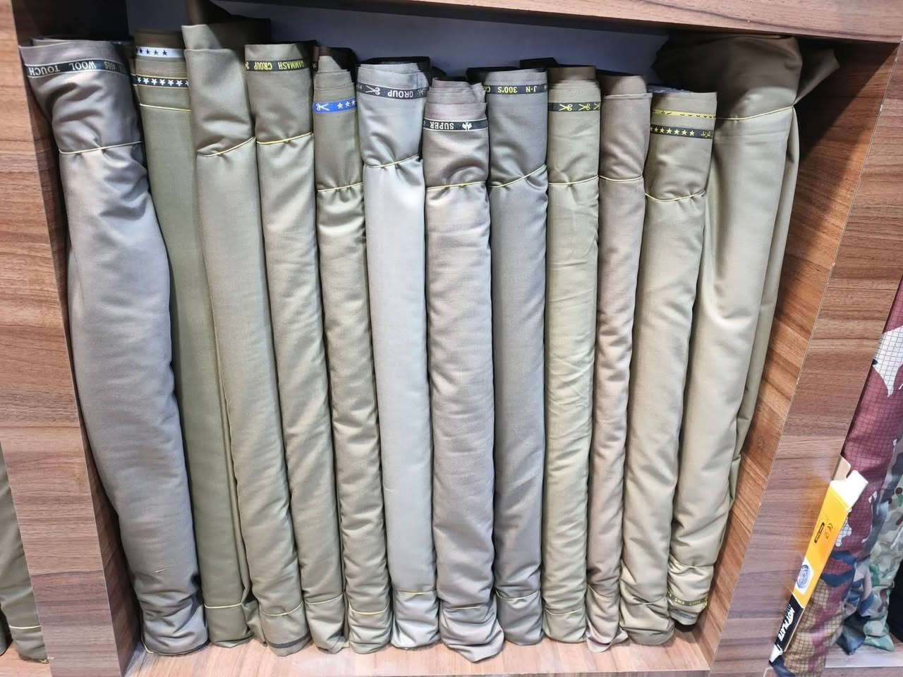 خياطة جاك ابو غرق حي السلام مقابل سنتر انوار القمر تفصال البدلة العسكرية ولابكود وسكراب وتقصير وتقريم رجالي نسائي
***********
