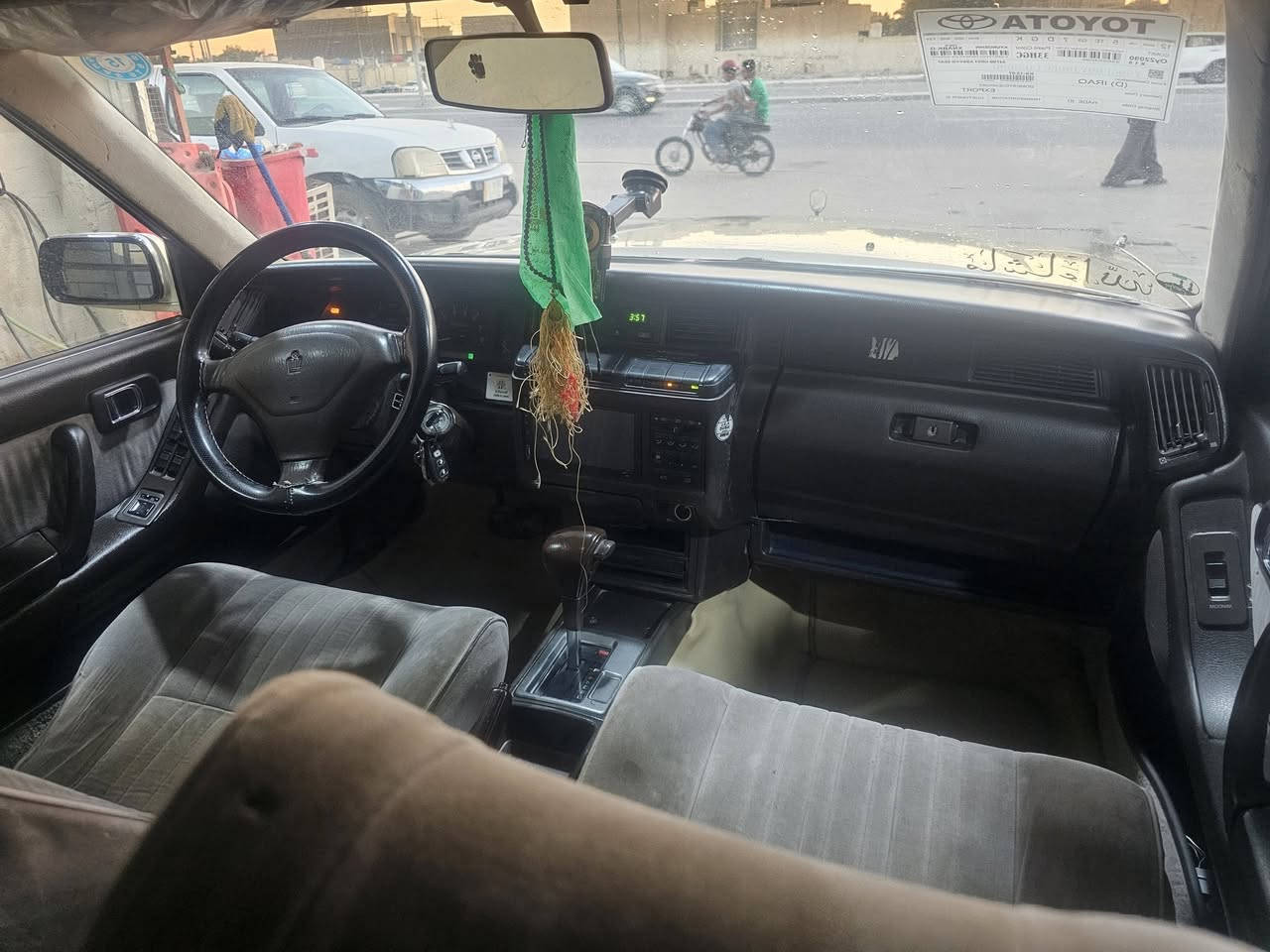 سلام عليكم سياره للبيع موديل ٩٣  نجف  ضعف بل كير  مكينه ونجي سعر  ٦٠  عنوان ناصريه مركز  ***********
