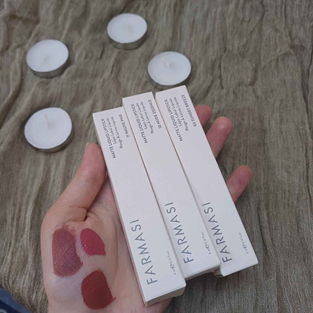 هذه مجموعة من أحمر الشفاه السائل المطفي من فارماسي (Farmasi Matte Liquid Lipstick). 
تأتي المجموعة في عبوة تحتوي على 12 قطعة.
تتميز بتركيبة غنية بالألوان وتدوم طويلاً دون أن تتسرب أو تنتقل.
القوام كريمي ينساب بسلاسة عند التطبيق.
تحتوي على مكونات مرطبة مثل زيت الأفوكادو وفيتامين E.

الفارمسي 🔥🔥🔥
12 لون

قطعة / 12


**إذا كنت صاحب هذا الإعلان وتريد حذفه لأي سبب، رجاءا أرسل رسالة إلى الدعم الفني**
