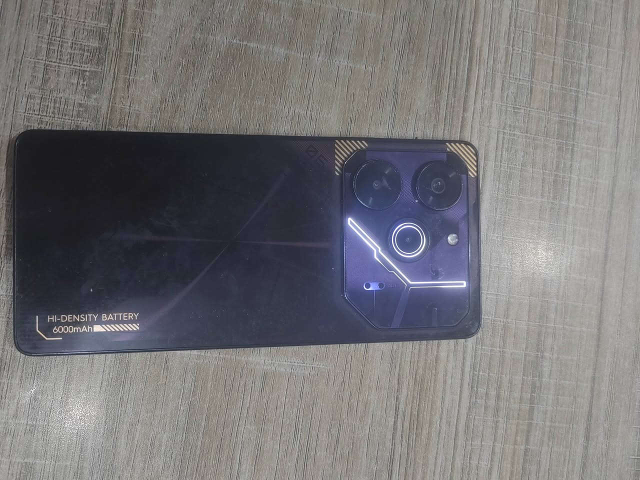 جهاز نضيف.  ذاكره256عشوائيه12
تكنو بوفو 6برو 5G
جهاز ما مفتوح ولا داخل مصلح 
سعره235  
تواصل وتساب وخط***********
