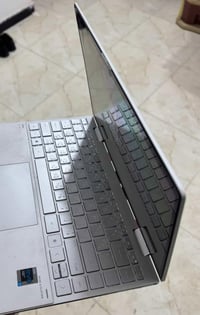 لابتوب نوع hp  سلم فول مواصفات جيل ١١ لمس الحجم ١٣ core7 مستخدم فقط 4 ...