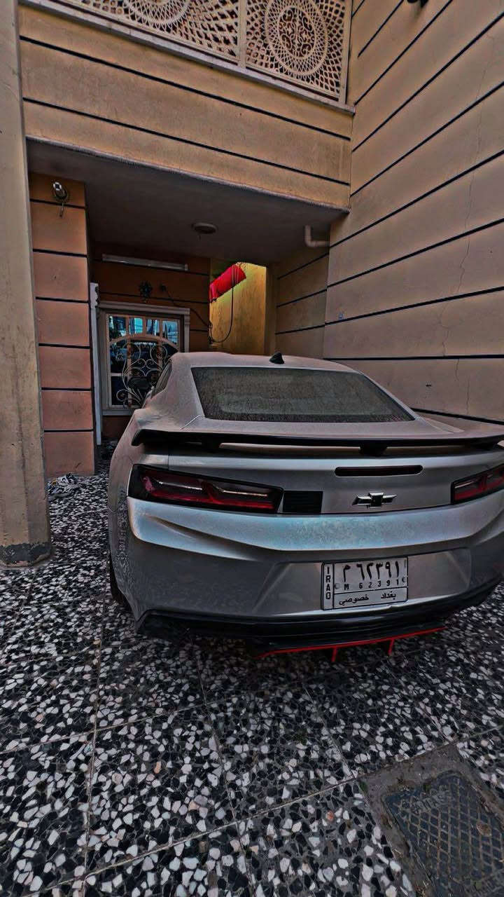 السلام عليكم للبيع كمارو موديل 16 مكينة 6 مواصفات ال6 المعروفة السيارة عليها صدر امامي خلفي جديد باتري جديد تخم تاير جديد دسكات تصفير فلنجات كلها جديدة السيارة مكفوله من كير ومكينة و اكسل و كهربائيات و لغود و شواصي 
رقمي :*********** 
عنوان بغداد : الدورة : ابو دشير بغداد, العراق
