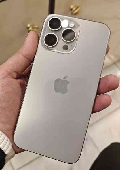 ايفون ١٥ برو ماكس 
اللون تيتانيوم
ذاكره ٢٦٥
بطاريه ٨٥
الكارتونه ضايعه
مبدل شاشه قبل شهر ب٢٧٥ الف حالها حال الاصليه
بيع او مراوس ب١٧ برو ماكس برتقالي
سعره ٩٢٥ الف
مكاني المنصور تقاطع الرواد
***********
