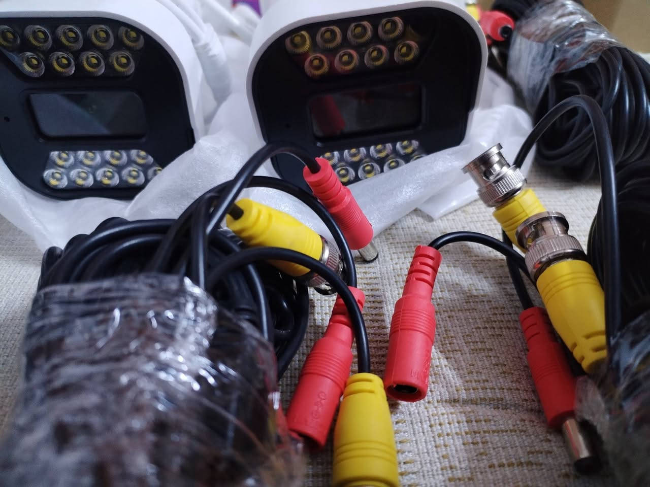 كامرات جدد صوت وصورة وانارة ليلية وذاكرة ودفي ار وكيبلات وماوس جاهزة سعر 85


**إذا كنت صاحب هذا الإعلان وتريد حذفه لأي سبب، رجاءا أرسل رسالة إلى الدعم الفني**