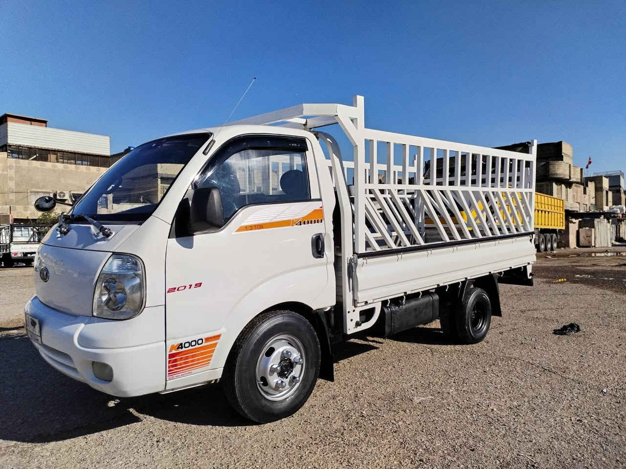 السلام عليكم.  
للبيع كيا فحل.مديل.  2006
رقم ميسان مشروع وطني  . تحويل مباشر. محرك. 4000. مفتوح. لاتبخير ولاتنقيص جديد مكفولة من الضربه  `صدر جديده  شواصي مكفولة، تخم تاير .كهربائيات كله شغاله السعر. 97.ورقه مكاني بغداد.  ه‍.  ***********  .
