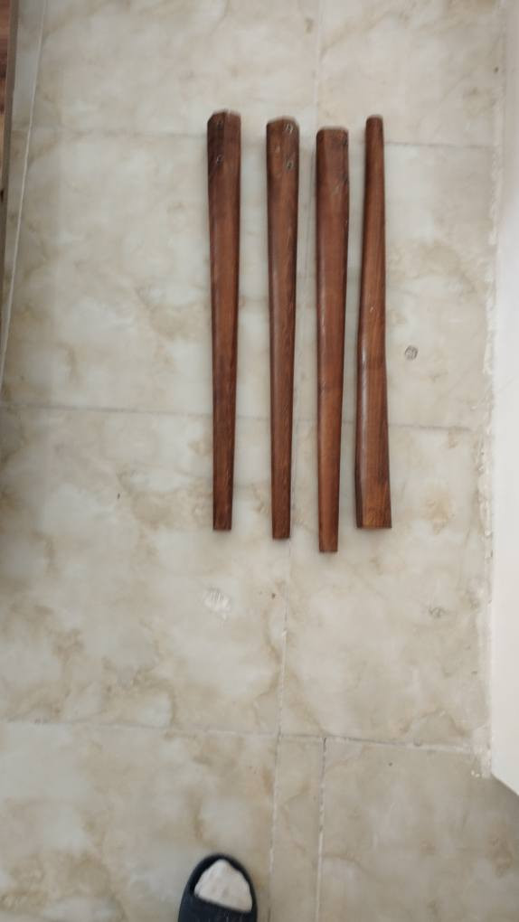 ميز خشب نوع جيد يتكبر وتصغر بدون كراسي للبيع توصل على هذا الرقم ***********
متوفر واتساب
