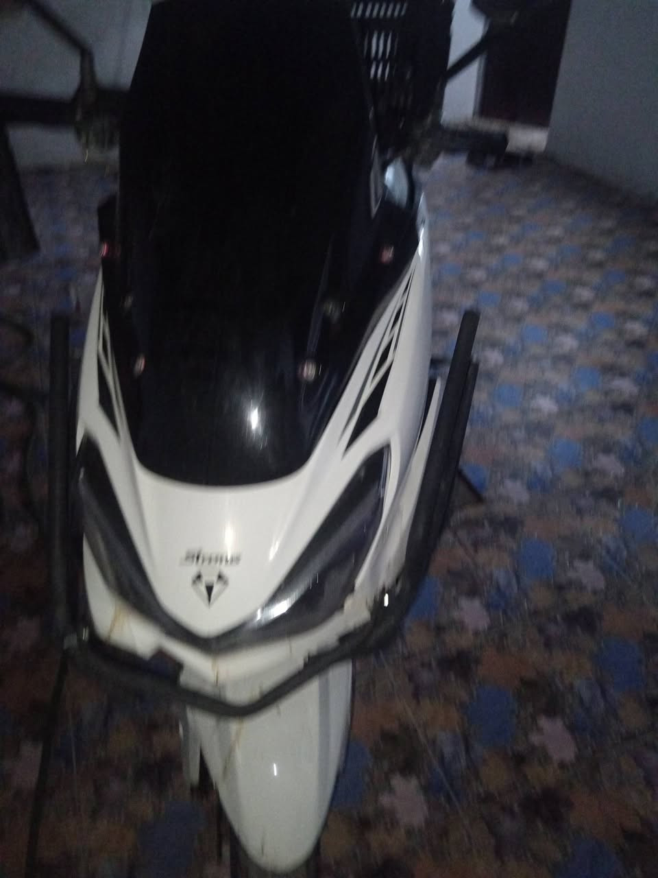 سلام عليكم دراجه ناريه للبيع اسم الدراجه سترونك 2023 الدراجة خير من الله تشتغل هندر و سلف و بيها بصمه تشغيل عن بعد الدراجه ما مفتوحه سعر الدراجة 600 الف  و بيها مجال المكان ديالى بعقوبه ام الكرفس للأستفسار على الرقم ***********
