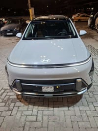 كونا موديل 2025 لون سمنتي موصفات لمتدد   محرك 2000 دوش   السعر 16500 ب...