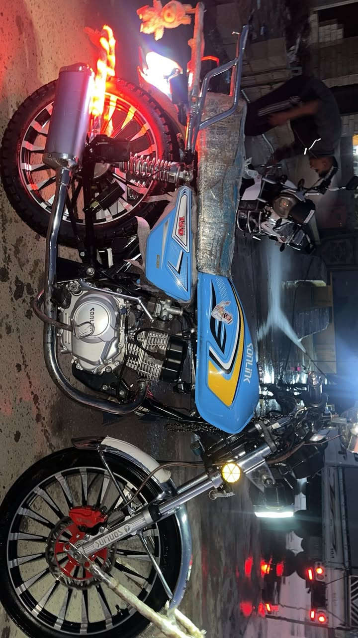 السلام عليكم اخوان
دراجه سونك 2025
محرك150s ما واصلته سبانه 
لون بحري مميز 
أوراق كامله وگمرگ
صالنصه رياضي 
شلعه فول
دراجه خير من الله 
مثل ما شوف بعينك… 
العنوان/صلاح الدين _بلد_ناحية يثرب 
هـ:***********
السعر خاص 
ما تشتري لا تعبني فدوه اروحلك 🌷
