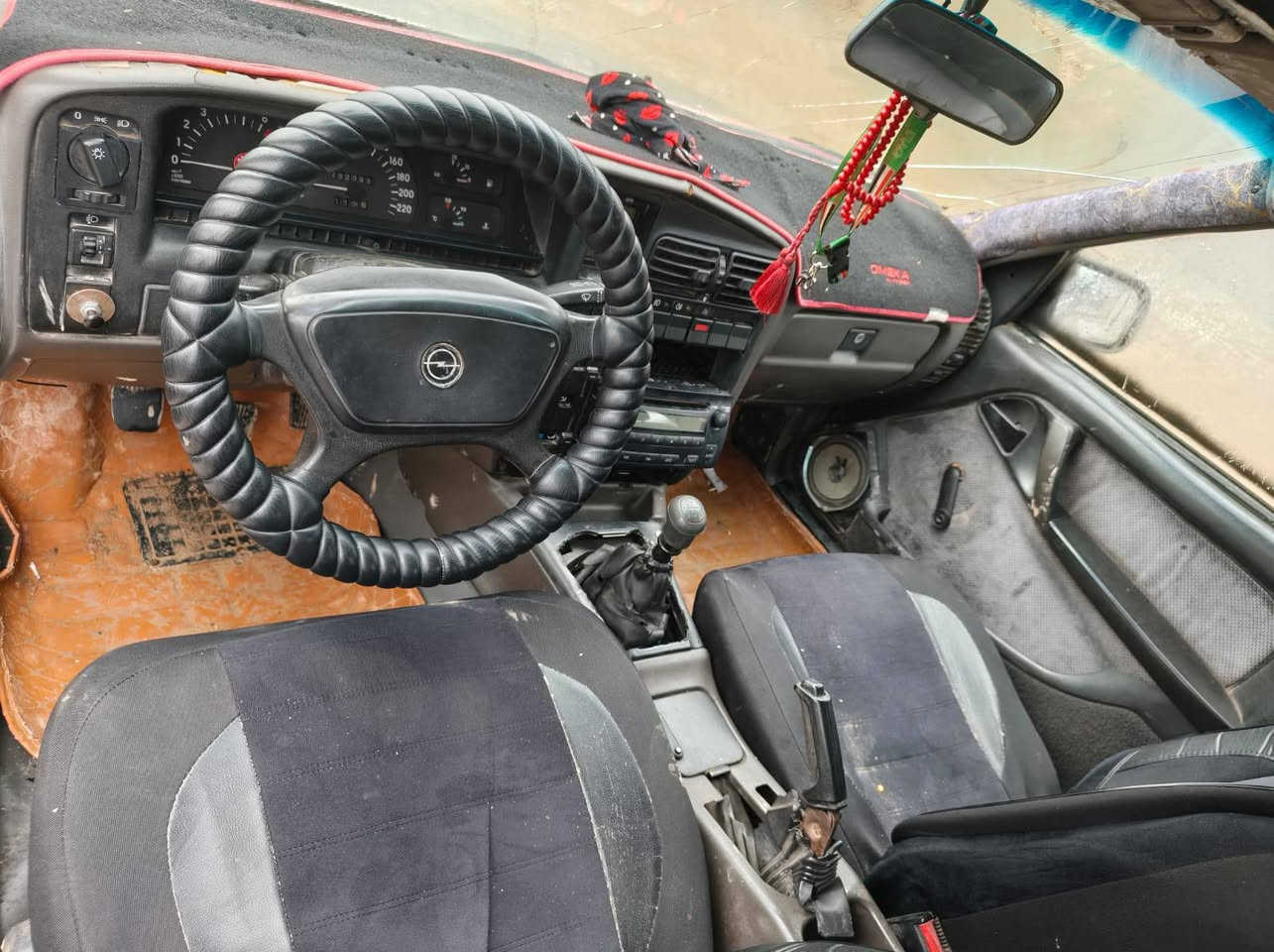 سلام عليكم ابل اوميكه ستيشن مديل 91 رقم نينوى صاحبها الشرعي بل موصل سنويه 30 بيها كابون محرك وكير  وكسن خير من الله. السعر 22 بيها مجال للشراي باقي التفاصل عل الرقم *********** بي وتساب
