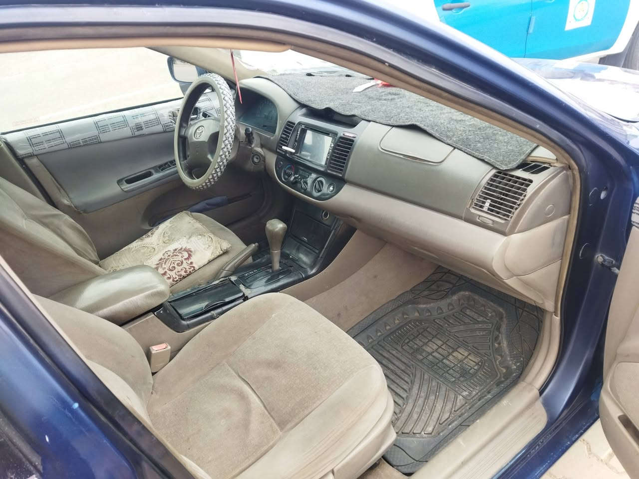 سلام عليكم
سياره كامري 2006 خليجي 
تدفئه تبريد ثلج زوج تاير امامي جديد تايرات الخلفيه نص عمر بيه ضربه من جهة يمنه من يم الماصدة بدون شاصي سياره مكفوله من الكص رقم بغداد انكليزي القماره واكع عليه غصن شجرة معدله بدون كص مصبوغه عام السعر 75 بيه مجال 
مكان سياره/صلاح الدين قضاء بلد 
رقم الهاتف/***********
