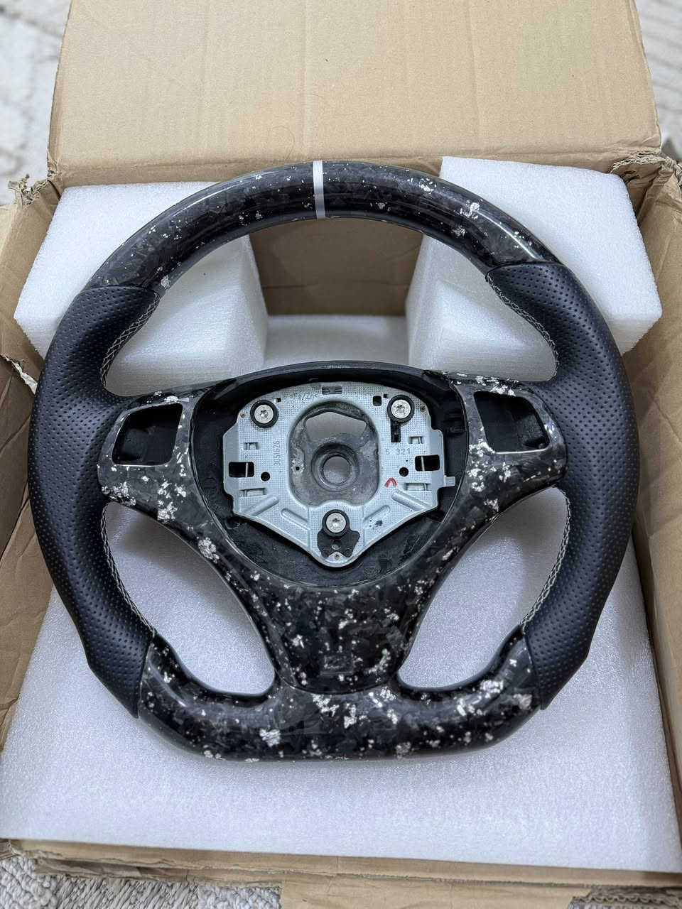 للبيع ستيرن BMW  كاربون فايبر فورجت حقيقي ستيرن جديد غير مستخدم بعده بلكارتون ماخذه 600$ قيم بما يرضي الله 
العنوان :- النجف الأشرف 
***********
