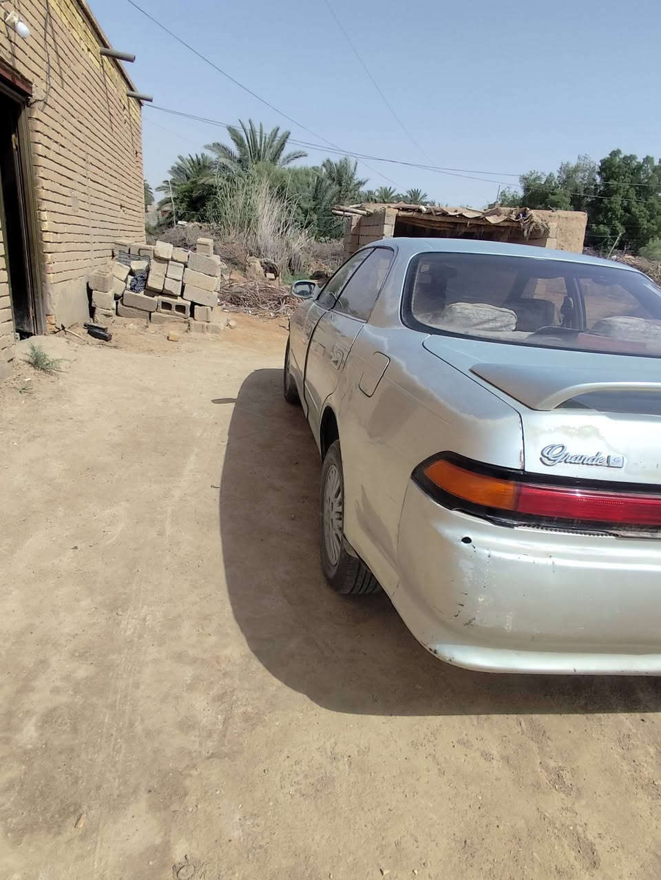 السلام عليكم سياره مارك للبيع موديل 93 محرك ثنين ونص رياضي حداديه جديده رقم بغداد مكفوله من الكصه  والعيب الشرعي بس بيها طخه ومر جعينها على البارد ولباقي مكفول مداور ثاني يوم السعر 55 وبيه مجال العنوان ذي قار الشطره خفاجه النومان 
رقم الهاتف ***********
***********
