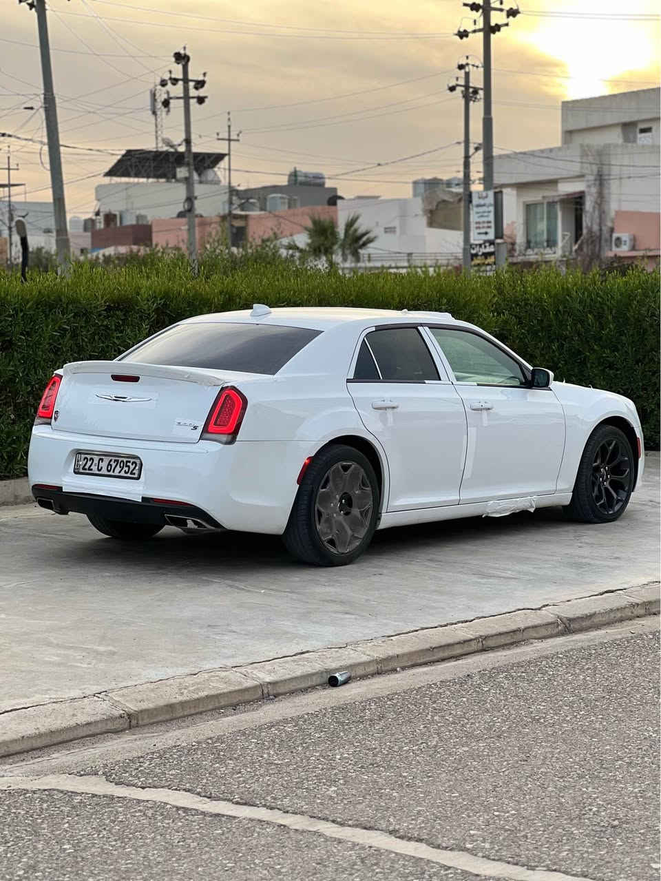 Chrysler 2018 S black edition 
فوللل و مکفول کفالة عامة 
مواصفات S
بدون فتحة
كشانت جلد
كشنات كهرباي
شاشة كبير
شفافت بستيرن
كشنات هيتر
كاميرة حساس
كير ماوس
تحكمات ستيرن
كيج ٢٦٠
دبل لحية بلادي بجم عريض 
ماشية ١٦٠الف
اخوان سيارة كفالة عامة من صبغ تبديل بارد كلشي مابي على وضع شريكة
رقم اربيل بسمي كل شيء جديد حتى ٢٠٣١
مكان اربيل
*********** وتساب أربيل, العراق
