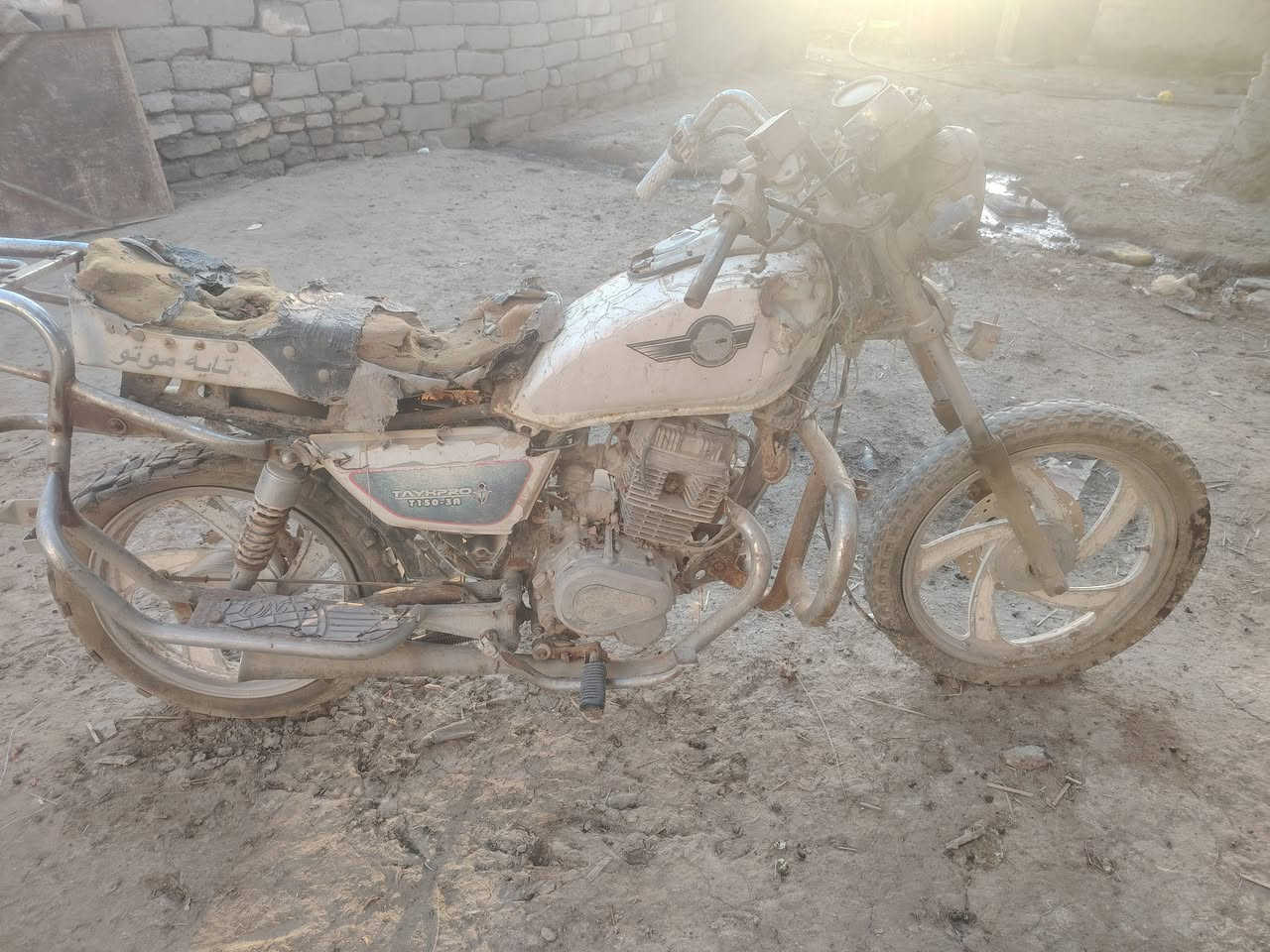 من رخصت لادمن دراجه تايموته 2012اوراق اصوليه متروكه صارله سنتين محرك يشتغل سعر 150من لاخير ***********
