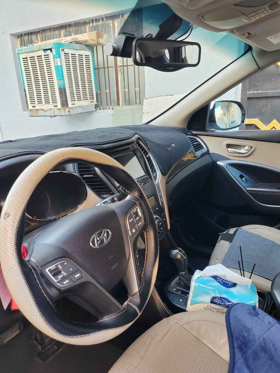 السلام عليكم
سنتافيا ٢٠١٥

خليجي ٦ سلندر

ماشيه ١٠٩ كم

٧ راكب

فول مواصفات

سياره نظيفه ومكفوله من عدا دعاميه اماميه ومكان طلقه كما موضح بالصوره

السعر.....      182
***********
