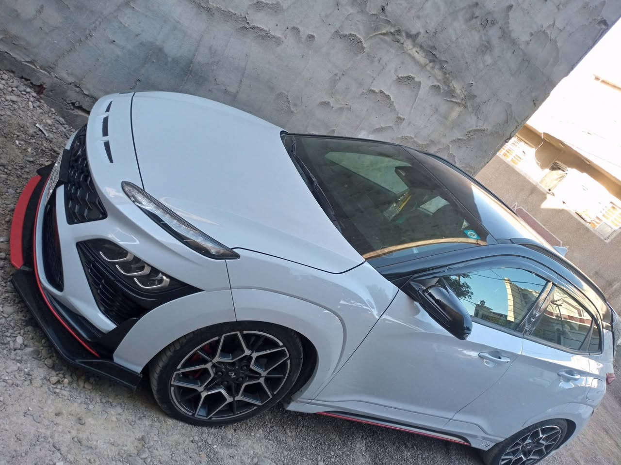 سلام عليكم
سيارة كونا N ٢٠٢٢ ويل ١٩ لايت زنون رادار امامي خلفي 

باقي المواصفات معروفة السيارة ماشية ٥٠٠٠٠ كيلومتر 

حادثها جاملغ خلفي جهة السايق 

محرك ٢٠٠٠تيربو كير ٨ نمر السعر ١٦٥ و بي مجال

المكان بغداد قرب جزيرة بغداد

للاستفسار الاتصال على ***********
