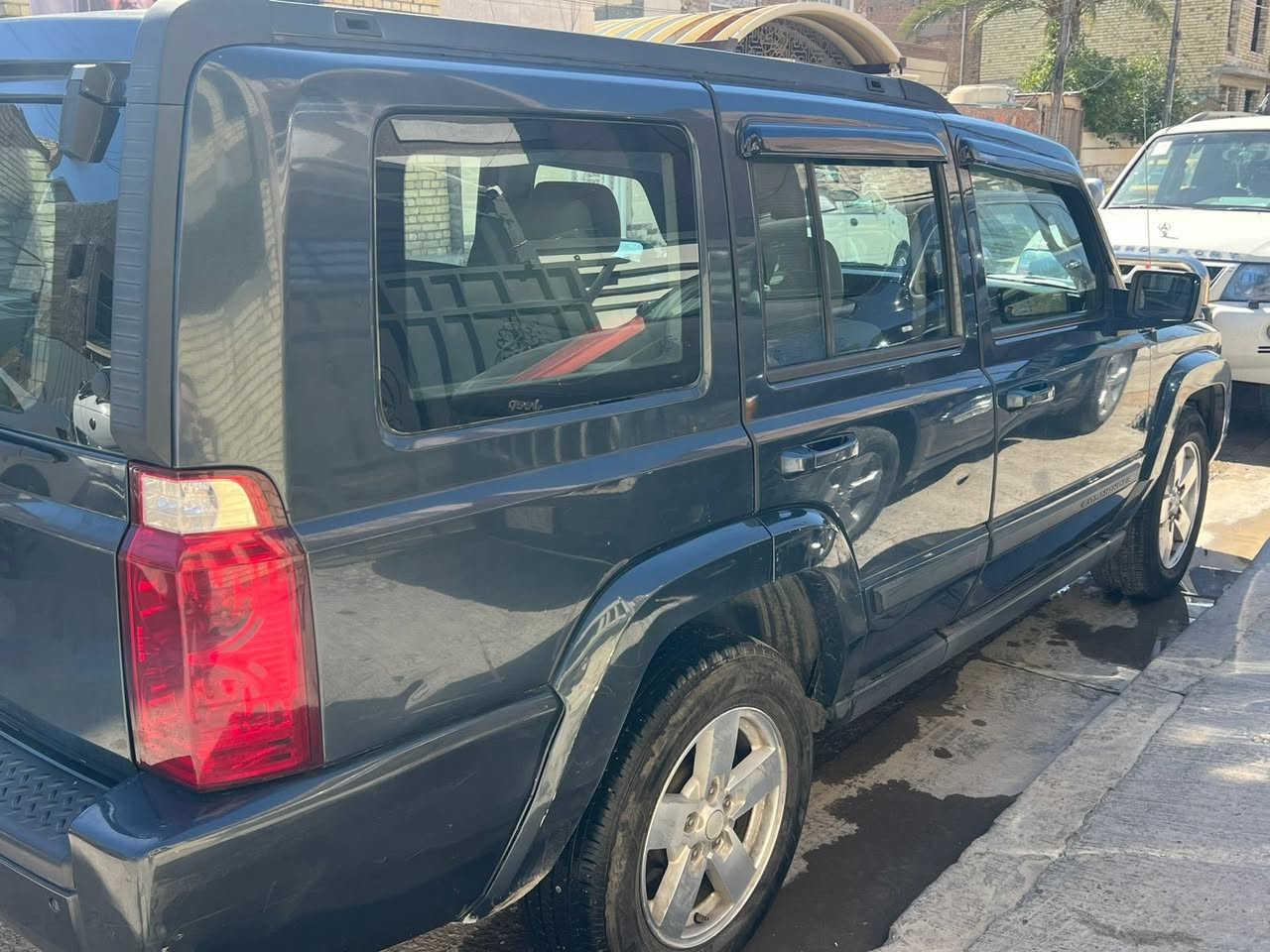 مكلف بالنشر التفاصيل داخل الصور
