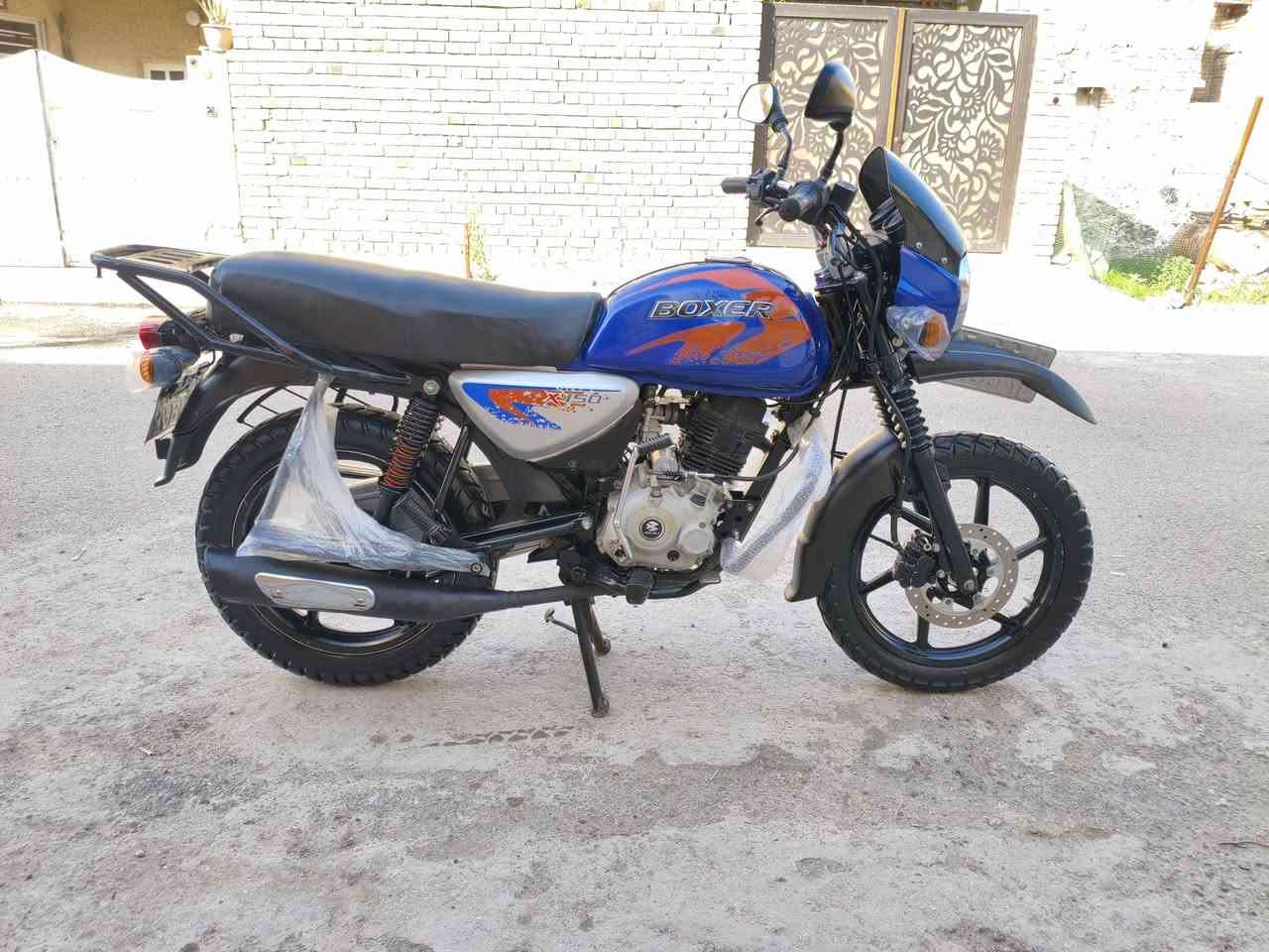 بوكسر موديل 23 مكفوله مرقم بسمي تحويل ثاني يوم دراجه مكفوله دهن ليكي مولي ومابيهه اي نقص جيب فيتر وفحص ماشيه 19 الف حقيقي السعر 2450 العنوان بغداد البياع
***********
