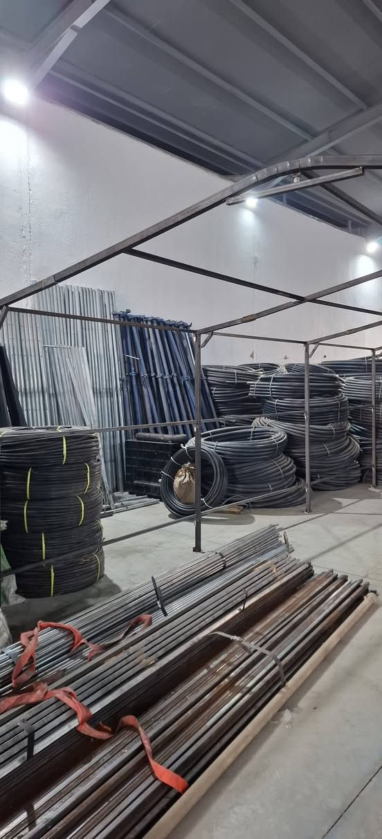 ئاسنی خێمەی4م پان6مترو20سم درێژ بۆفرۆشتن بێ خێمەیە نرخی235000هەزارە 240سم  بەرزە لەبۆری باشو بەقەوەت دروست کراوە ناونیشان چوارقوڕنە گوندی گرجان سەردووسایدی گشتی کۆگای ڕێباز تۆربەی ژم***********ژم***********گەیاندنیشمان هەیە رانية, السليمانية
