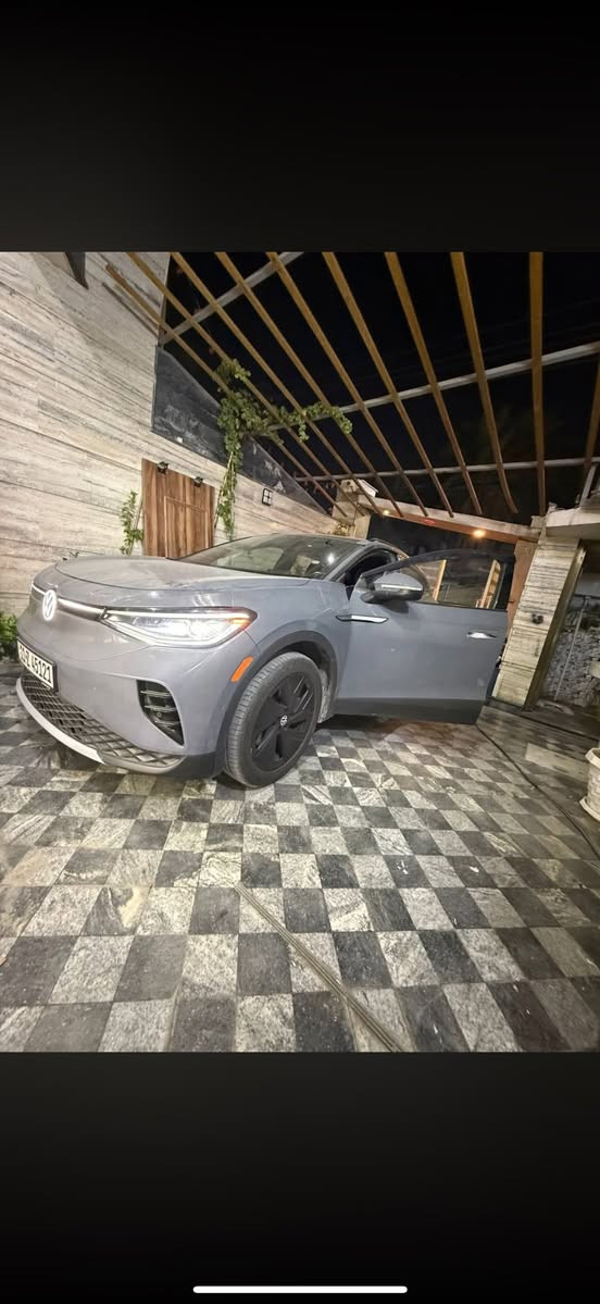 السلام عليكم
فولكس واكن  ID4   
2023
رقم بغداد. البلديات 
مواصفاتها 
قيادة شبه الية 
راداد امامي خلفي 
كشنات جلد 
تدفئة تبريد كشنات 
الاناره محيطيه بالكامل 
نضام الاناره الداخلي تاج بالكامل (لمس) 
كل الانضمه تاج
العدسه دواره مع السترين 
اناره اشارة للزاويه العمياء 
شاشه اعطال وبرمجه 
سقف بنارامي 
السياره كهراباء بالكامل. 
من صفر الى ١٠٠ بمعدل ٤ ساعات 
الشحنه الوحده ٤٠٠ كم 
للتواصل *********** 
ترهم مراواس حسب القناعه
