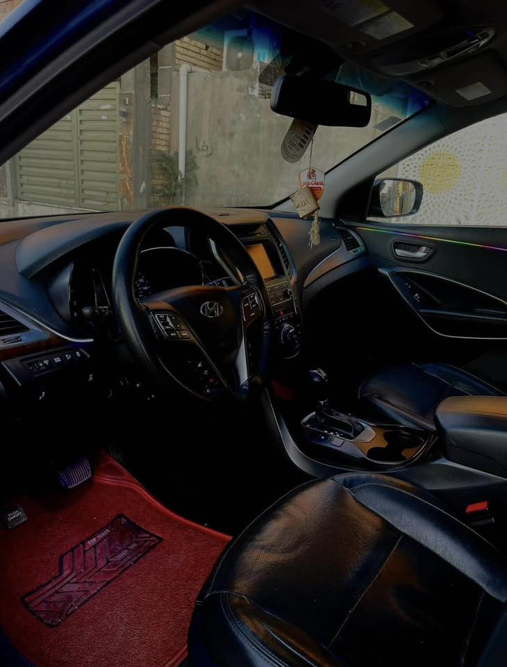 سلام عليكم 

سنتافيه 2018 وارد امريكي ضربتهه مثل ماموضح بسونار موصفان السياره فول من عده فتحه 

1بصمه
٢تشغيل عن بعد 
٣تتفى كشنات 
٤رادارت جانبيه 
٥نضام سماعت Bose
6جنطه كهرباء 
٧شاير بل مري 
٨كشنات جلد 
٩شاشه كار بلي 
١٠باب ترحيب 
١١كامره خلفيه 
١٢سبعه راكب بس كناتهه مال سبعه مسروقات كشنات حيب وشد 

وسياره تخم تاير جديد صدر حداديه كله جديد ممشه سياره ٦٠الف جديده وخير من الله 
سياره عارضهه ب 170وبيهه مجال بصيط رقمي ***********
