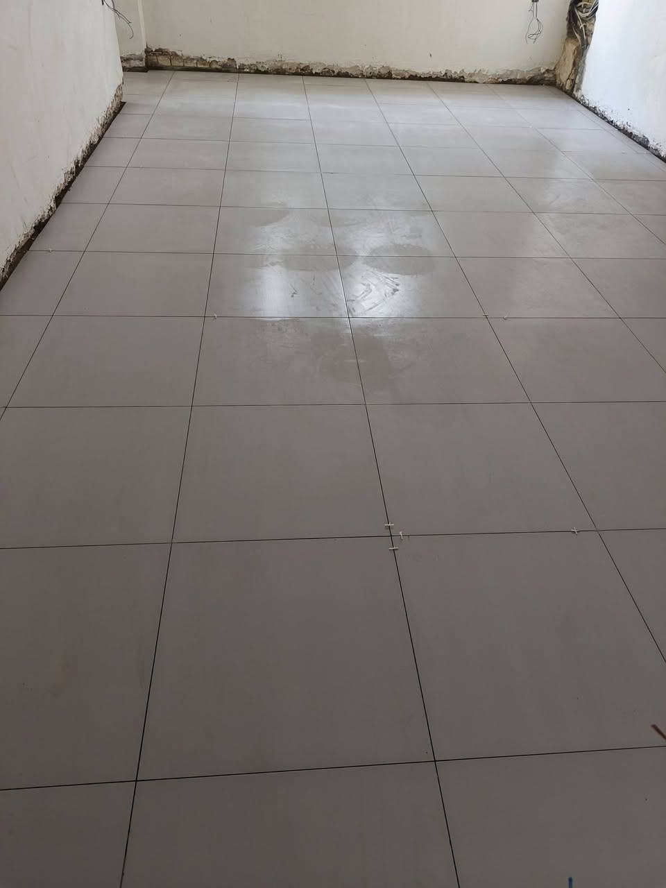 ###خلفه سيراميك جداري وارضي عملي في كربلاء  ***********
